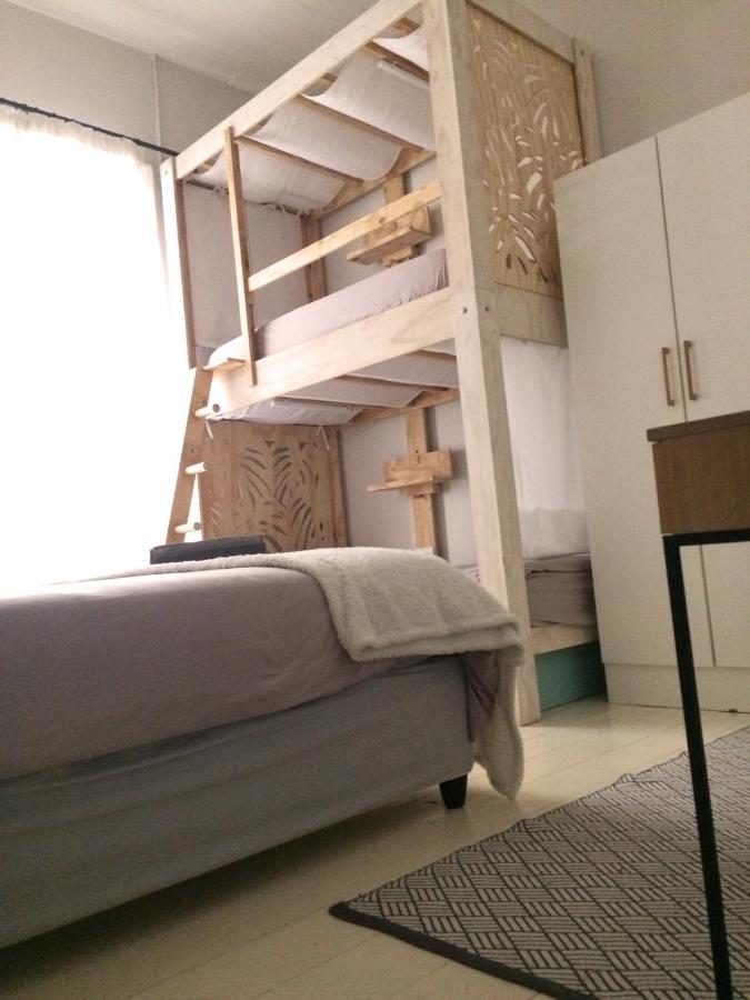 Moy & Backpackers Guest house